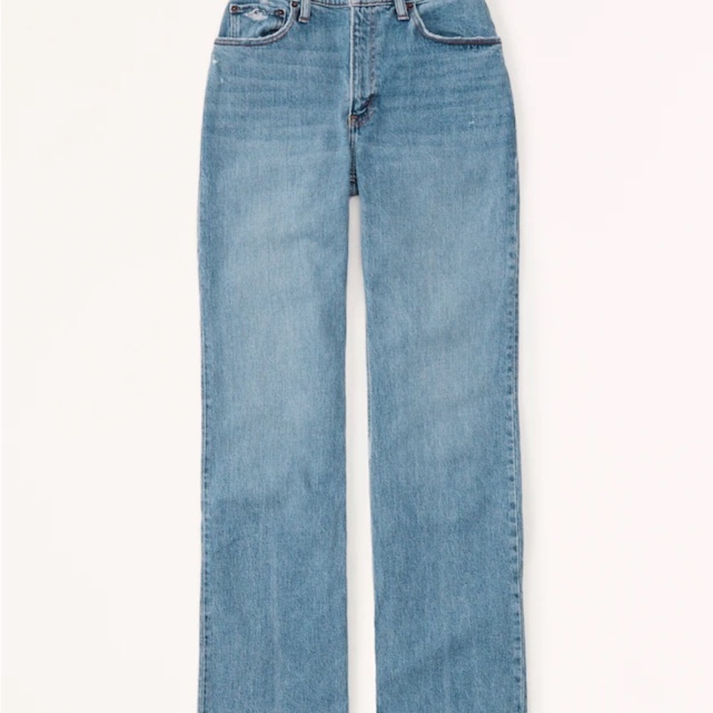 Abercrombie & Fitch Curve Love High Rise 90s Relaxed Jean - Medium Wash